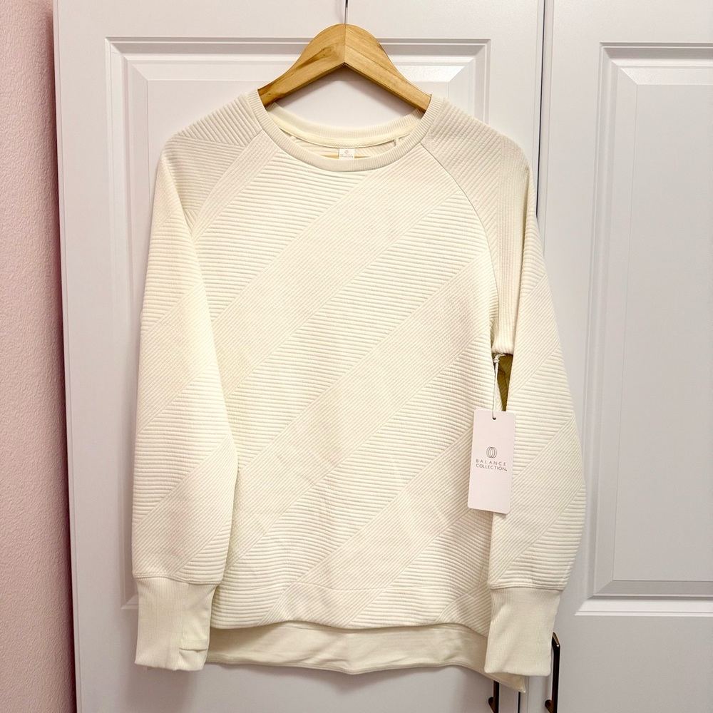 🎀 Balance Women’s Kamari Oversized Pullover